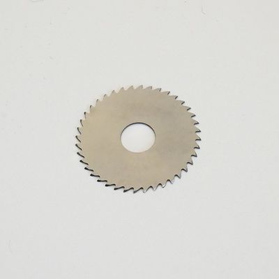 Blade de coupe circulaire pour couper le métal