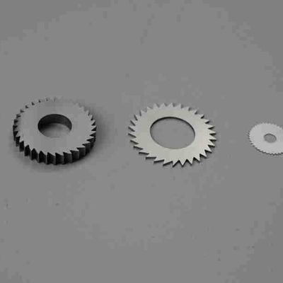 Lamelle de scie circulaire cimentée au carbure de tungstène Lamelle ronde pour machines de découpe de métaux Support personnalisation basée sur le dessin