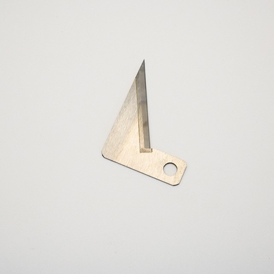 Lame industrielle de coupe de film en tissu en alliage de carbure de tungstène cémenté triangulaire personnalisé avec positionnement à trou unique