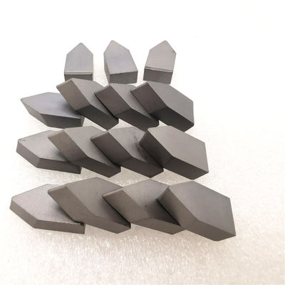 Conseils brasés en carbure de tungstène à haute résistance à l'usure sur mesure avec alliage YG6 YG6X YG8 pour la fabrication d'outils