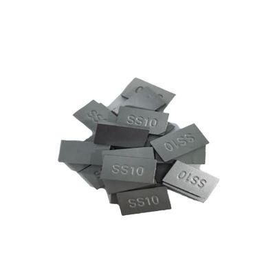 Pointes brasées en carbure de tungstène allié YG8 personnalisées, avec une densité de 14,75 g/cm³ , une dureté de 90,0 HRA et une résistance à la rupture (TRS) de 3200 MPa